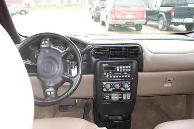 Pontiac Montana 2002 photo 11
