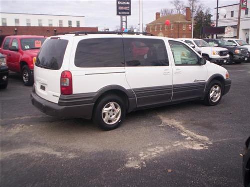 Pontiac Montana 2002 photo 1