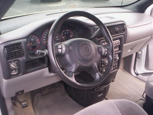 Pontiac Montana 2002 photo 5
