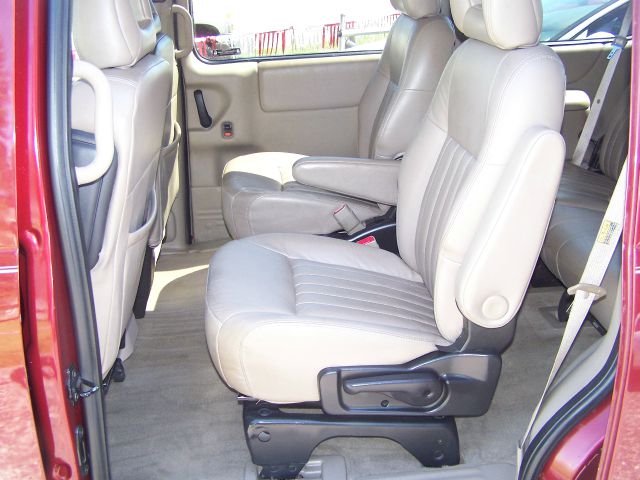 Pontiac Montana 4WD Crew Cab 167 LTZ MiniVan
