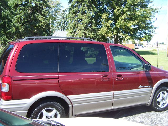 Pontiac Montana 2002 photo 2