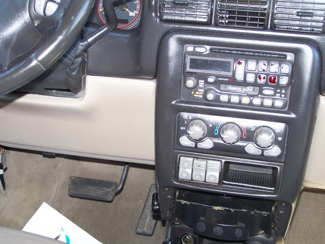 Pontiac Montana 2002 photo 4