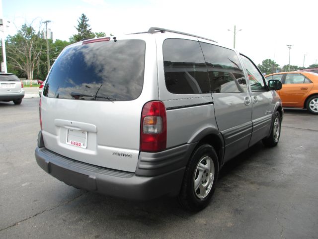 Pontiac Montana 2002 photo 2