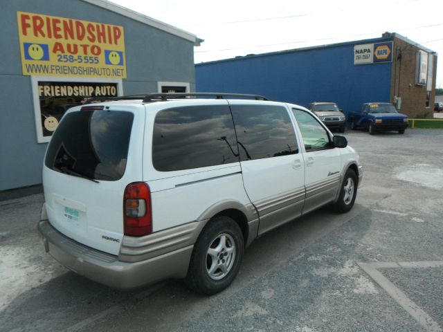 Pontiac Montana 2002 photo 1