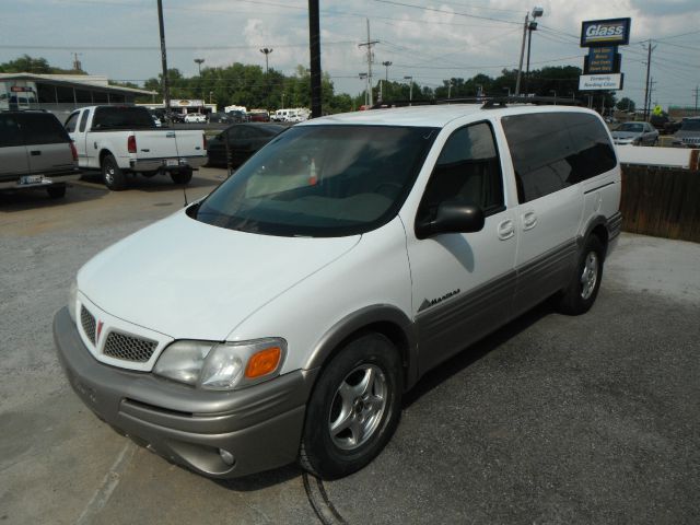 Pontiac Montana 2002 photo 2
