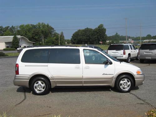 Pontiac Montana 2002 photo 2