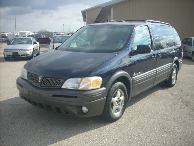 Pontiac Montana 2003 photo 2