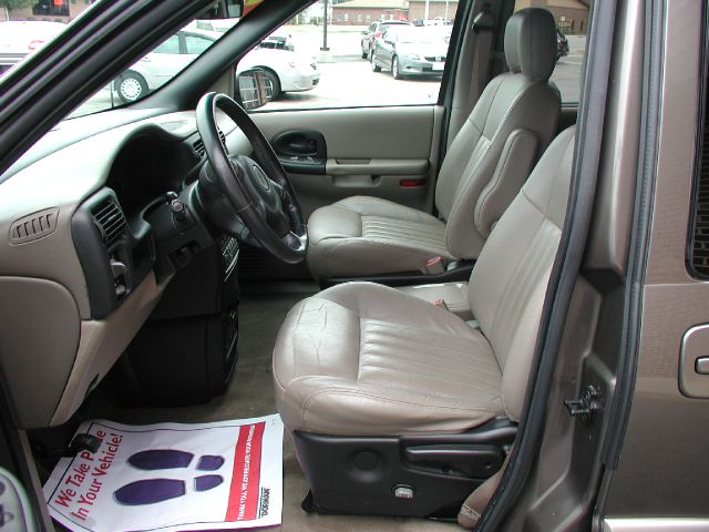 Pontiac Montana 2003 photo 2