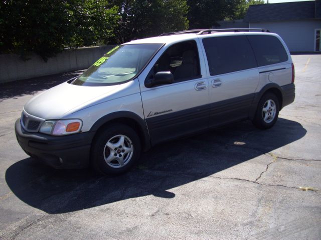 Pontiac Montana 2003 photo 2