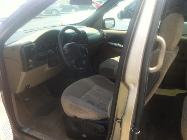 Pontiac Montana 2003 photo 1