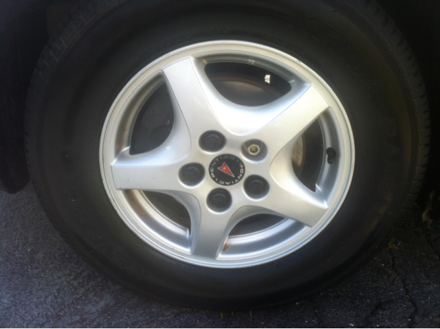 Pontiac Montana 2003 photo 2