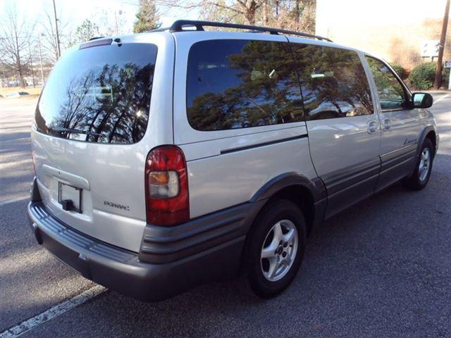 Pontiac Montana 2003 photo 2