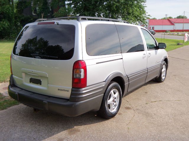 Pontiac Montana 2003 photo 2