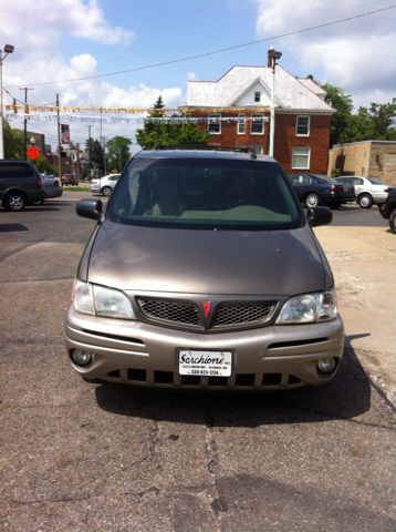 Pontiac Montana 2003 photo 2