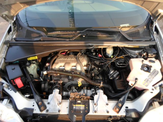 Pontiac Montana 2004 photo 4