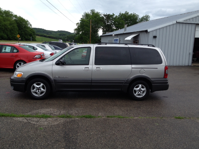 Pontiac Montana 2004 photo 1