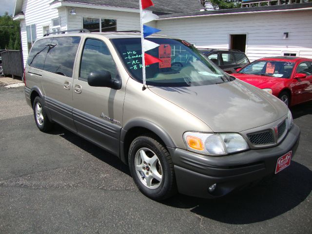 Pontiac Montana 2004 photo 2