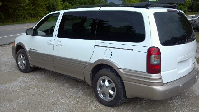 Pontiac Montana 2004 photo 4