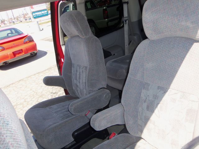 Pontiac Montana 2004 photo 4