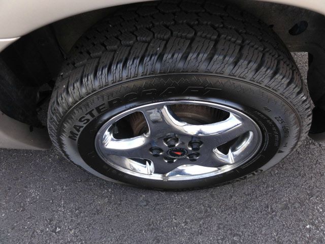 Pontiac Montana 2004 photo 1