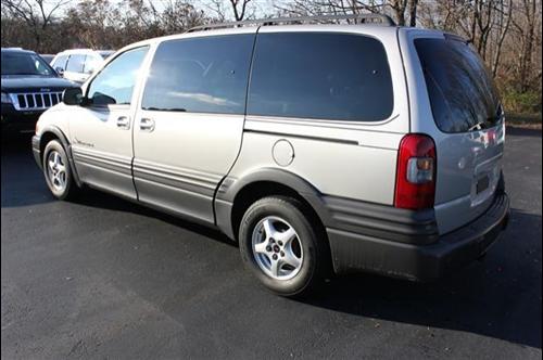 Pontiac Montana 2005 photo 2
