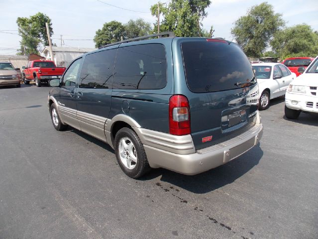 Pontiac Montana 2005 photo 1
