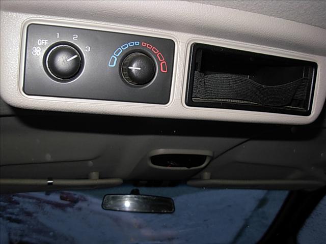 Pontiac Montana 2005 photo 1