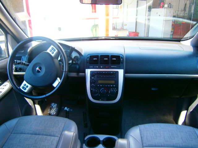 Pontiac Montana SV6 2006 photo 2