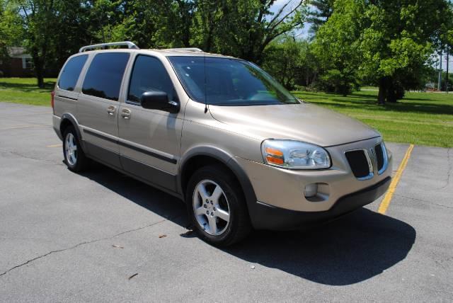 Pontiac Montana SV6 2006 photo 2
