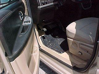 Pontiac Montana SV6 2006 photo 2