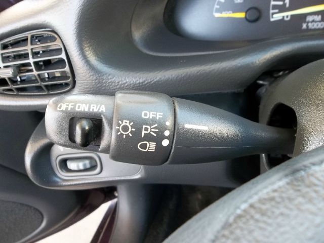 Pontiac Sunfire 1997 photo 2