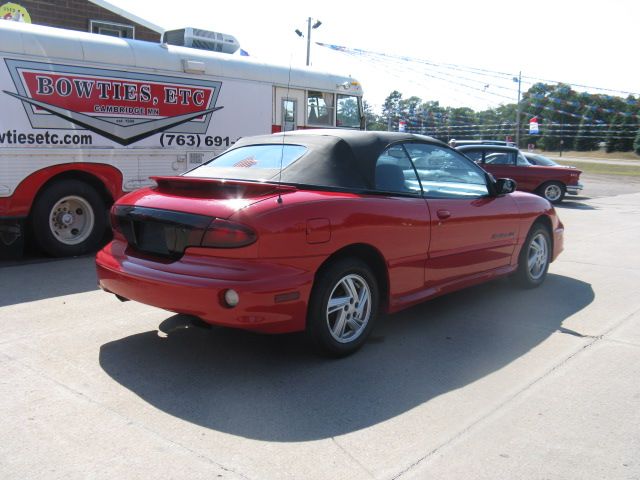Pontiac Sunfire 2000 photo 1