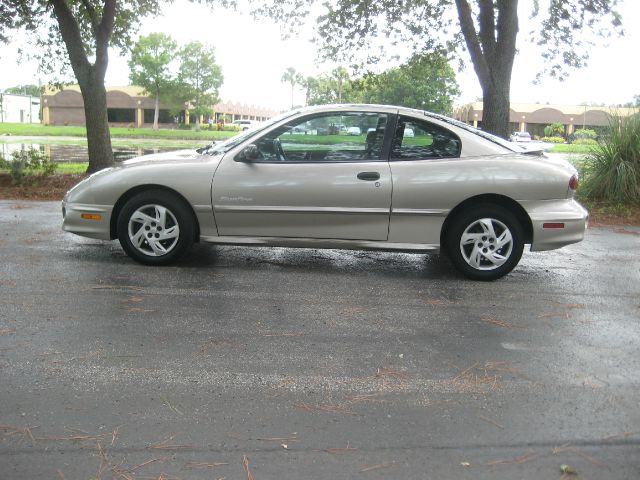 Pontiac Sunfire 2000 photo 2