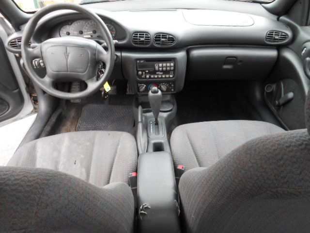 Pontiac Sunfire 2000 photo 2