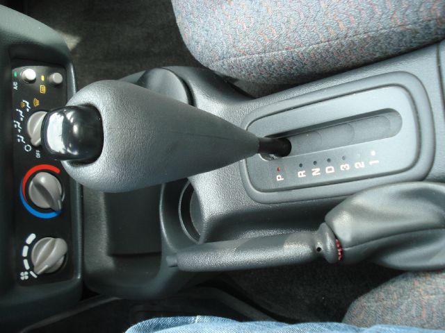 Pontiac Sunfire 2001 photo 2