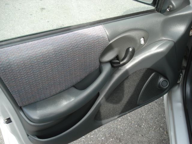 Pontiac Sunfire 2001 photo 3