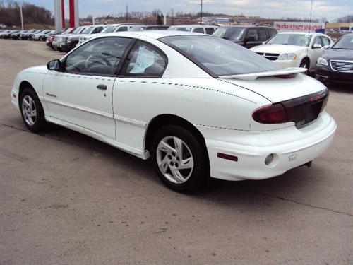 Pontiac Sunfire 2002 photo 2