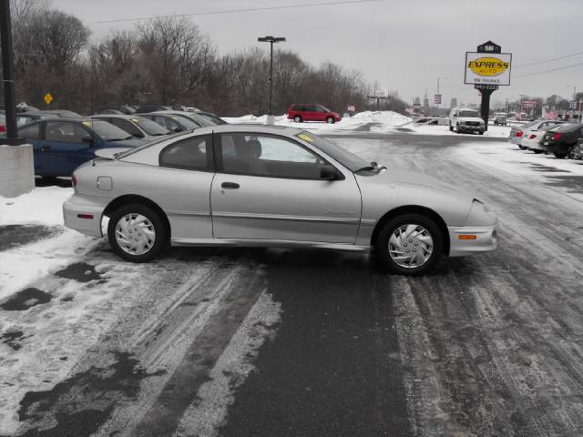 Pontiac Sunfire 2002 photo 1