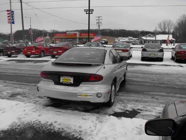Pontiac Sunfire 2002 photo 2