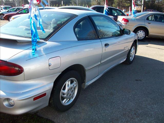 Pontiac Sunfire 2002 photo 2