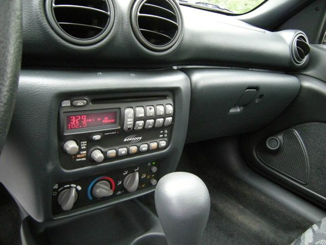Pontiac Sunfire 2003 photo 3