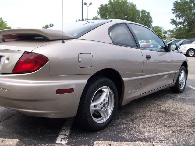 Pontiac Sunfire 2004 photo 2