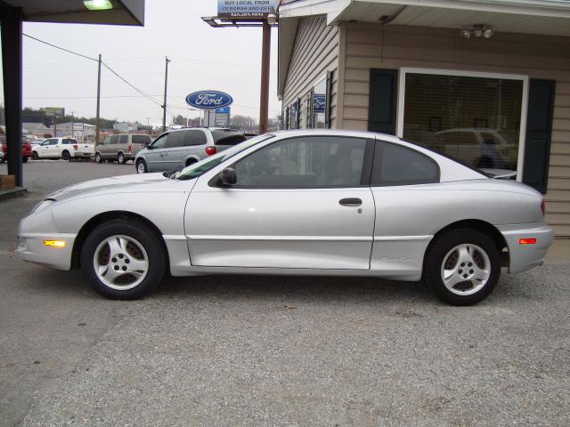 Pontiac Sunfire 2004 photo 1