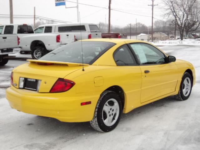 Pontiac Sunfire 2004 photo 2