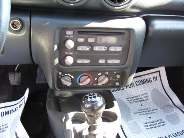 Pontiac Sunfire 2004 photo 2