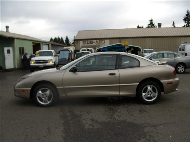 Pontiac Sunfire 2004 photo 2