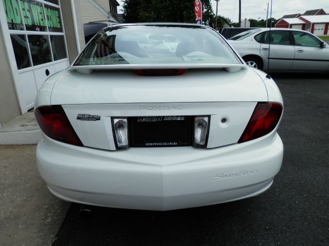Pontiac Sunfire 2004 photo 2