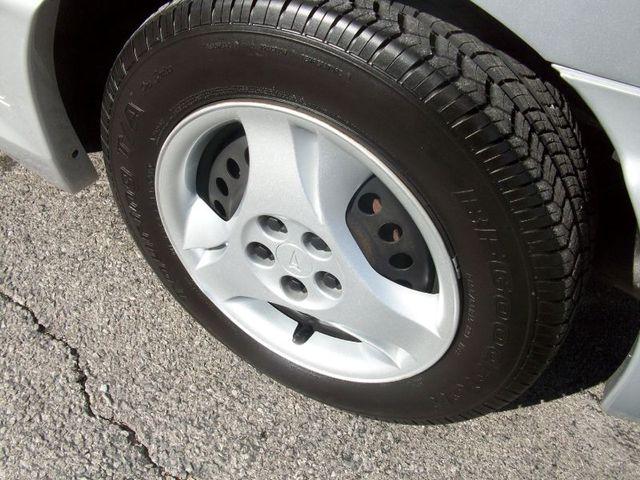 Pontiac Sunfire 2004 photo 2