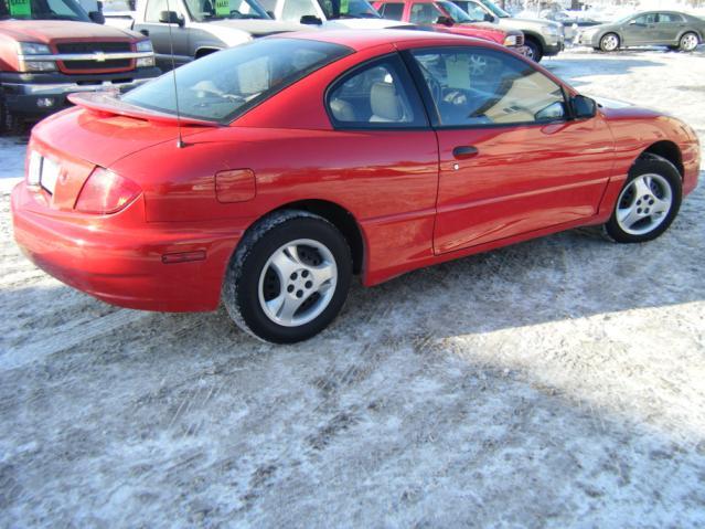 Pontiac Sunfire 2004 photo 2