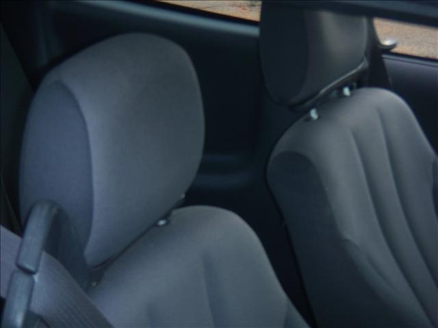 Pontiac Sunfire 2004 photo 2